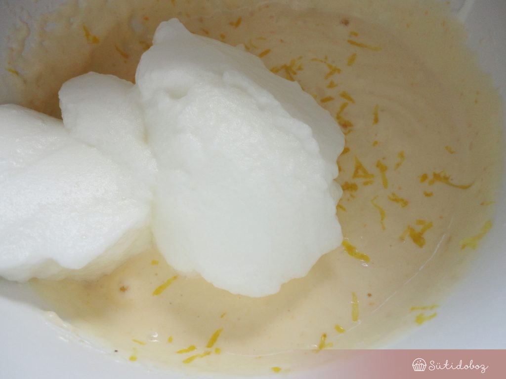 Joghurtos koszorú készítése