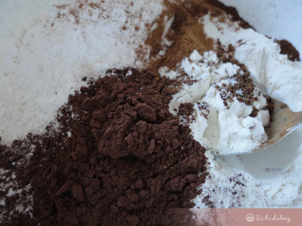 Forralt boros-csokis kuglóf készítése