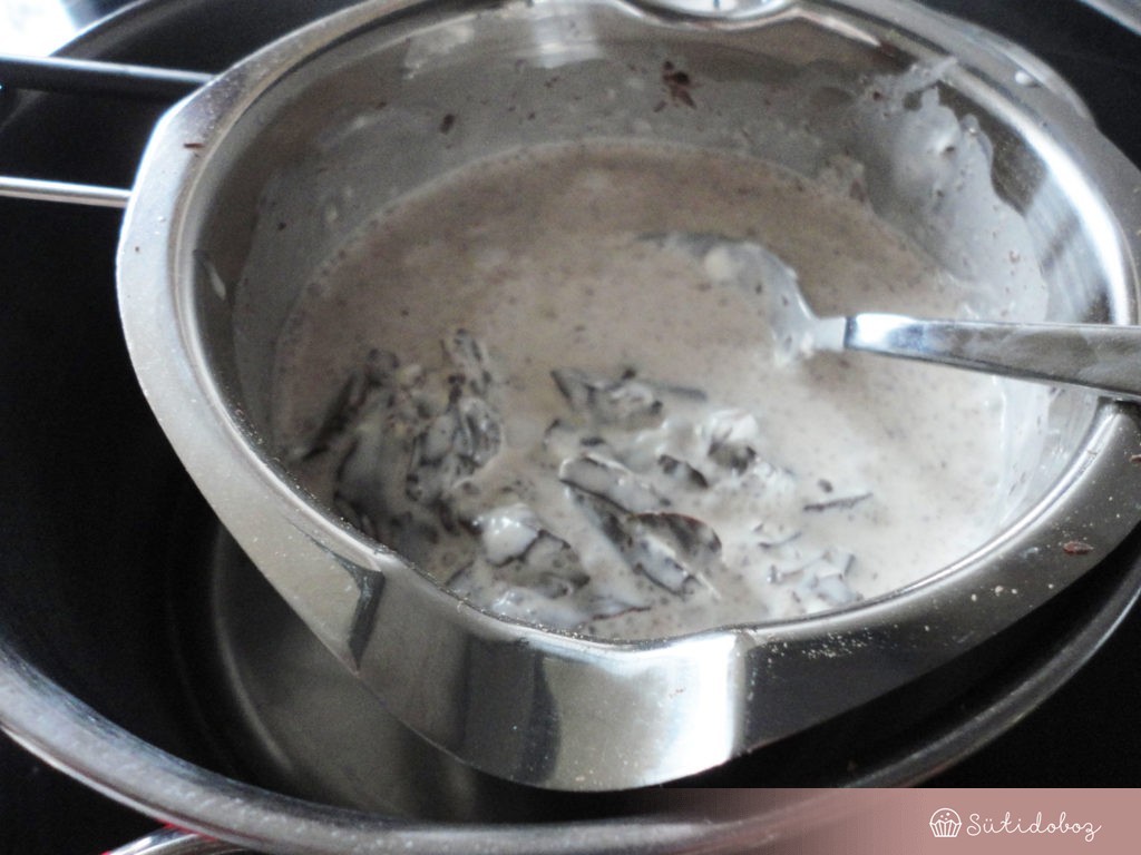Csokis süti készítése sós karamellás mogyoróval