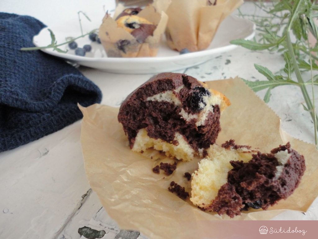 Áfonyás tonkababos foltos muffin