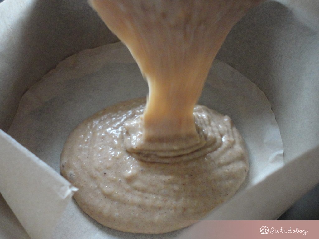 Mézespuszedli torta készítése